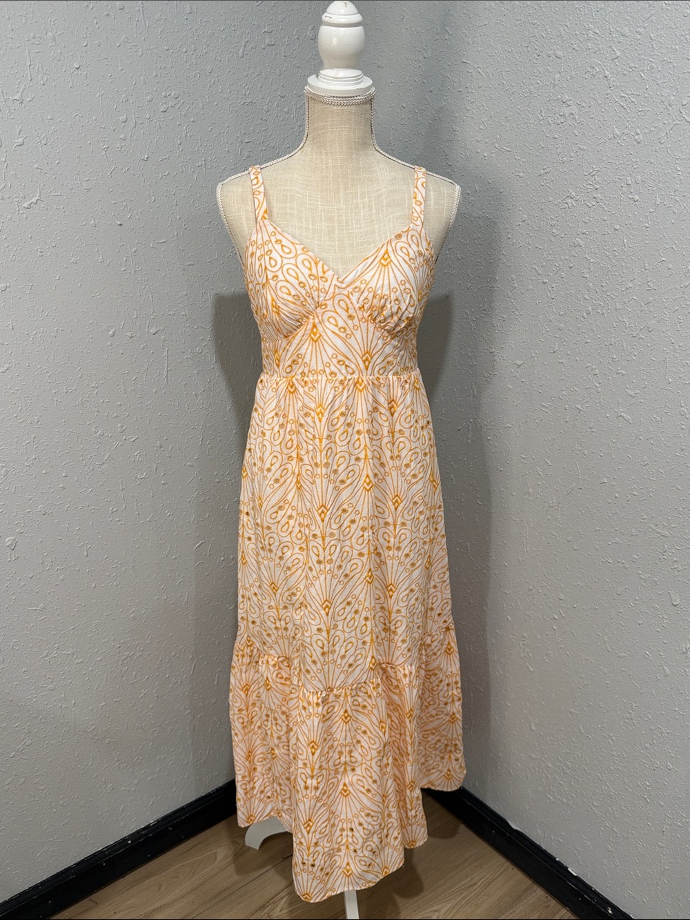 LOFT Eyelet‎ Open Back Maxi Dress Yellow/White Size 6 Petite
